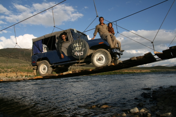 the famous deosai bridge.JPG